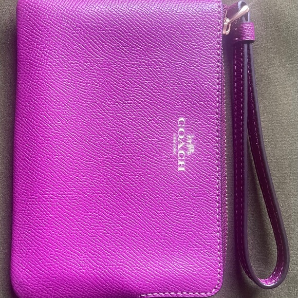 Ladies wristlet - Picture 1 of 5